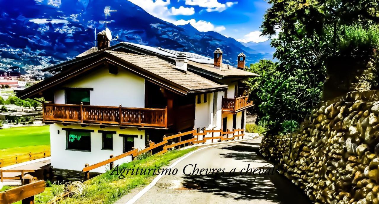 Agriturismo B&B Chevres A Cheval Aosta Dış mekan fotoğraf