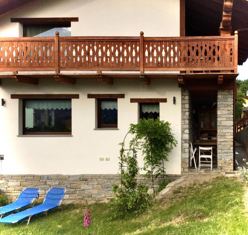 Agriturismo B&B Chevres A Cheval Aosta Dış mekan fotoğraf